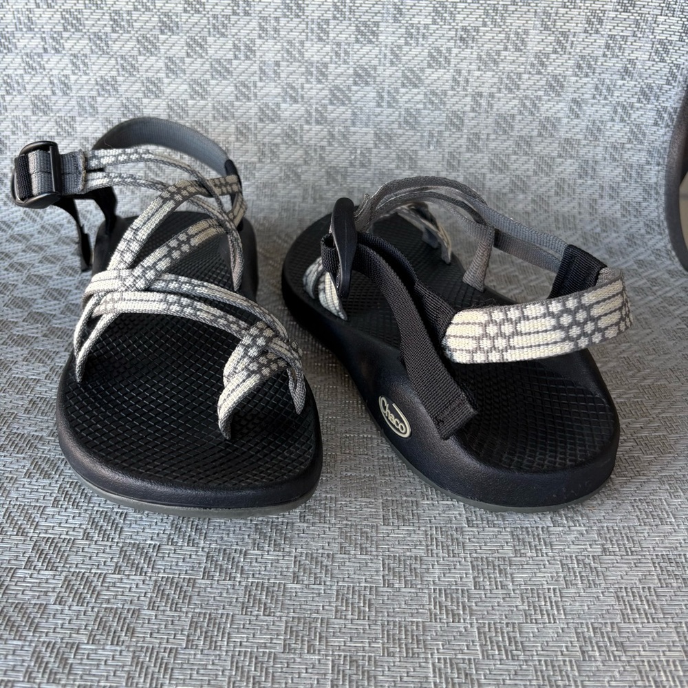 Chaco ZX2 Toe Loop Double Strap Sandals Yampa Light Beam Gray White Size 9